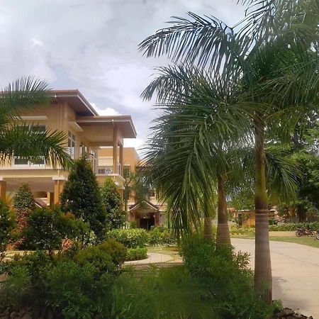 Comfort & Convenience Home With Balcony, Free Swimming Pool - T2 6Diamond Puerto Princesa Exterior photo